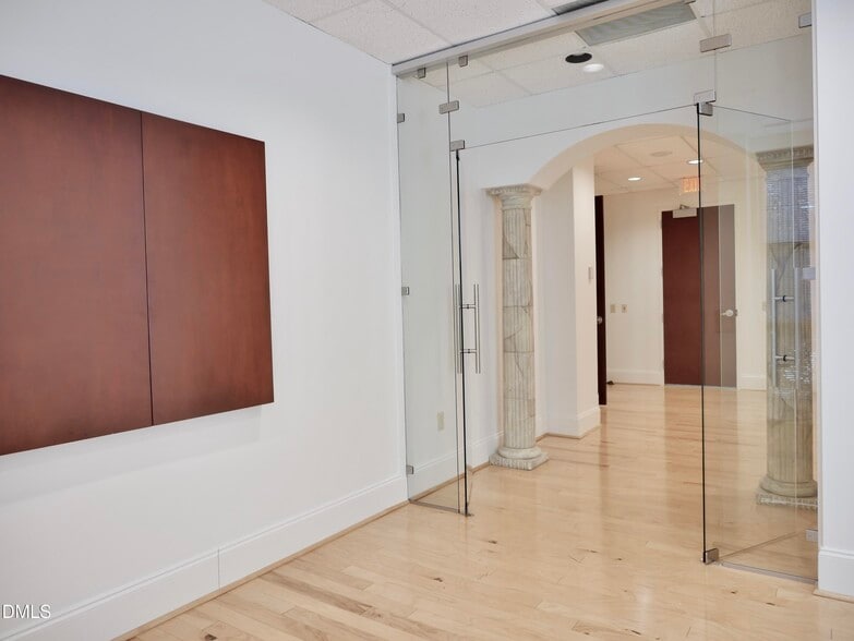 More Photos Of 1020 Southhill Dr, Cary Office For Lease