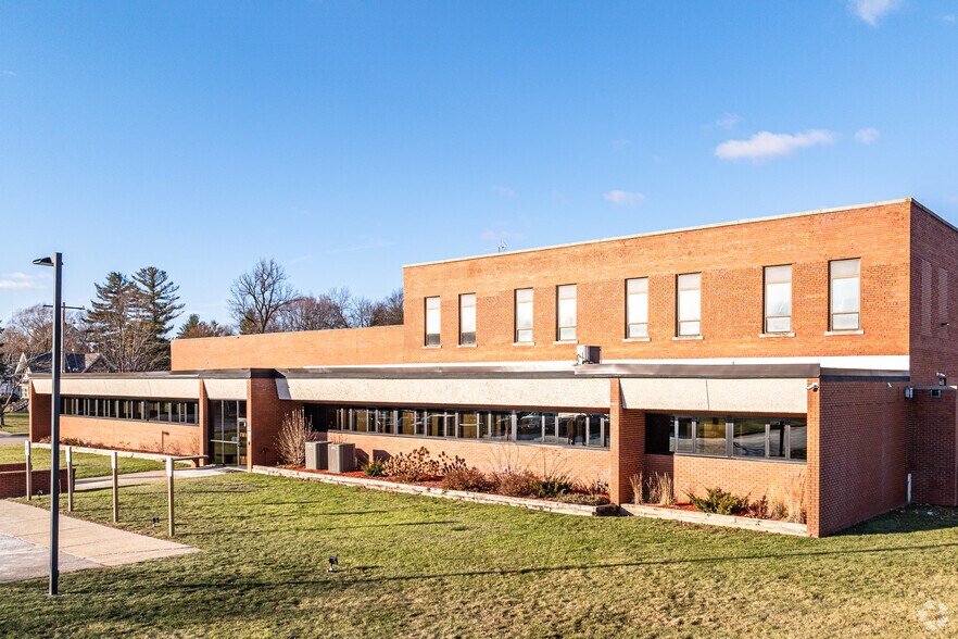 More Photos Of 110 Lincoln St, Johnson Creek Manufacturing For Sale