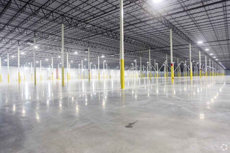 More Photos Of 10015 Archer Drive, Brownsburg Distribution For Lease