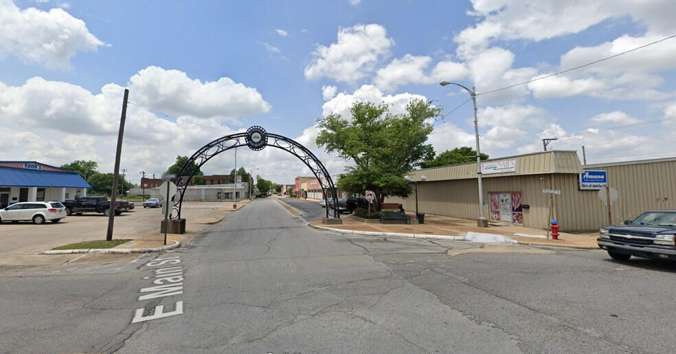 More Photos Of 130 E Main St, Blytheville General Retail For Sale