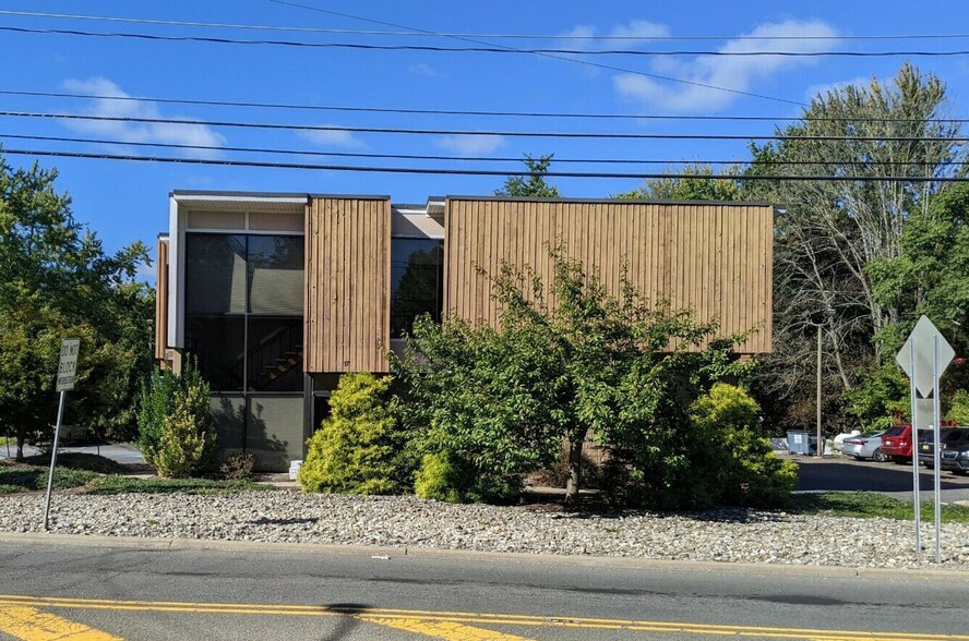 Primary Photo Of 17 Route 23 S, Hamburg Office For Lease