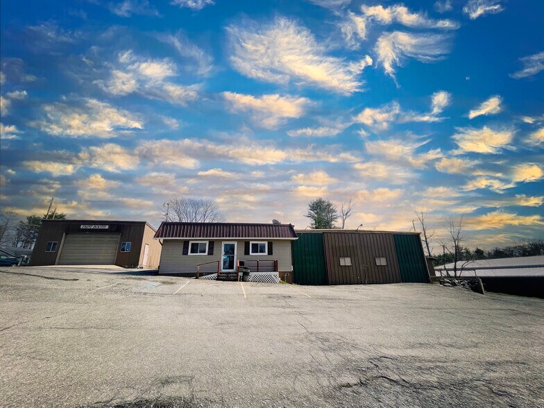 More Photos Of 324 Rural Acres Dr, Beckley Service For Sale