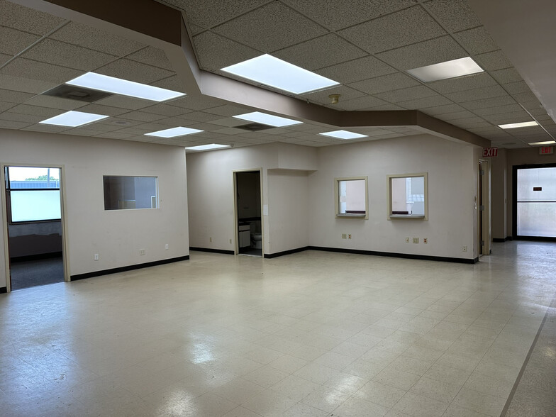 More Photos Of 961 Canal St, Syracuse Medical For Sale