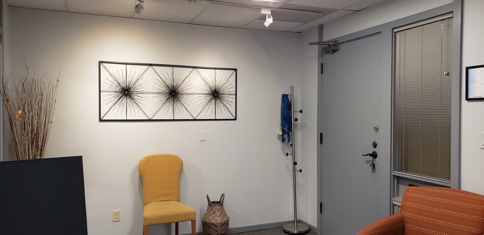 More Photos Of 9 Lake Bellevue Dr, Bellevue Office For Sale