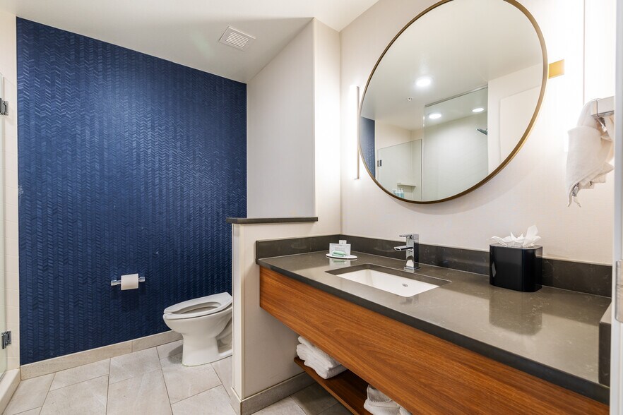 More Photos Of 3520 Timberwood Dr, Fort Collins Hotel For Sale