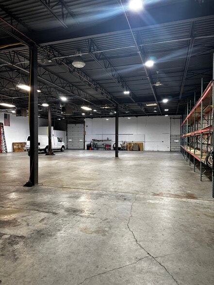 More Photos Of 181-191 Remington Blvd, Ronkonkoma Warehouse For Sale