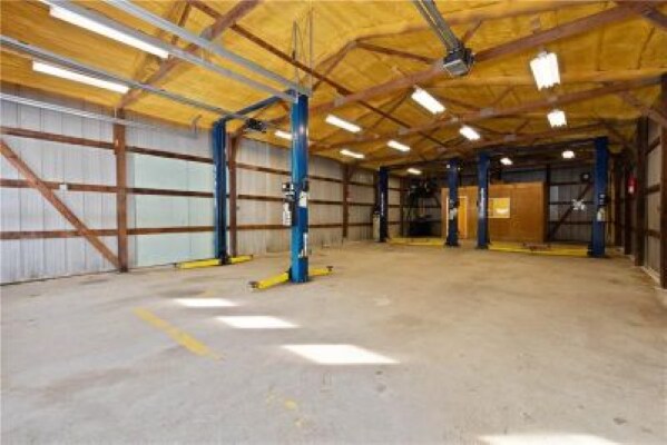 More Photos Of 19 Old Monongahela Pike, Eighty Four Service For Sale
