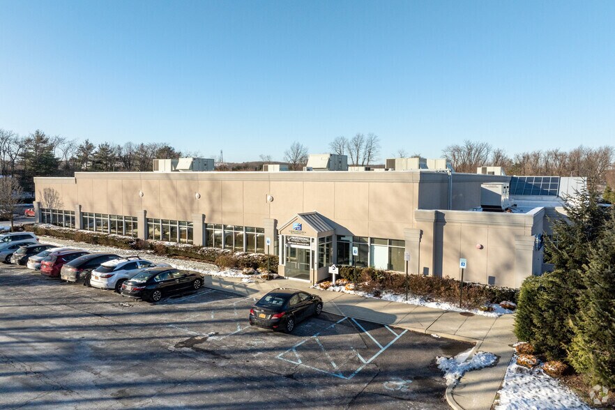 More Photos Of 576 Broadhollow Rd, Melville Office For Sale