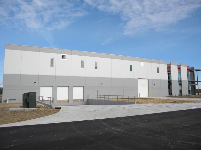 More Photos Of 222 W Broadway Ave, Hillsdale Warehouse For Sale