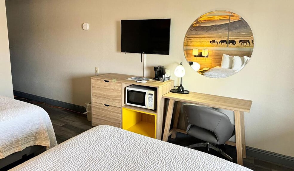 More Photos Of 600 E Broadway St, Van Horn Hotel For Sale