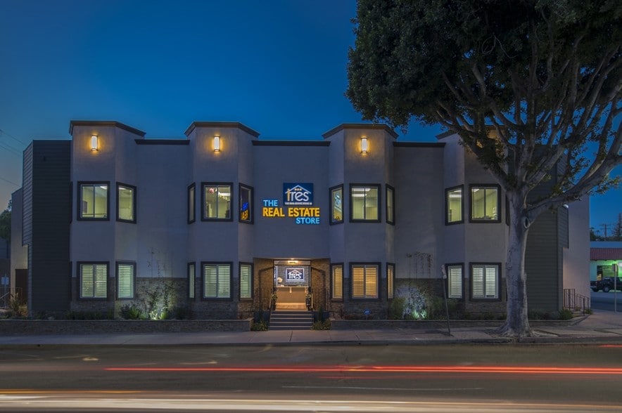 Primary Photo Of 13217-13225 Philadelphia St, Whittier Office For Lease
