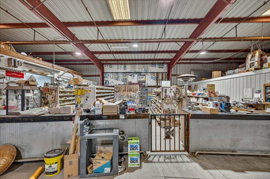 More Photos Of 149 Ashland ave, Lindsay Industrial For Sale