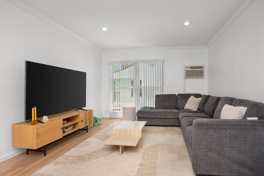 More Photos Of 4259 Cahuenga Blvd, Toluca Lake Apartments For Sale