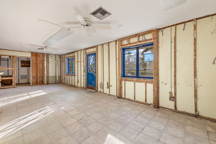 More Photos Of , Sanibel General Retail For Sale