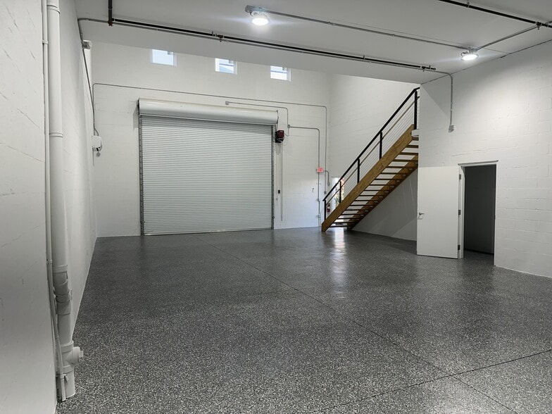 More Photos Of 15547 Global Pkwy., Fort Myers Self Storage For Sale