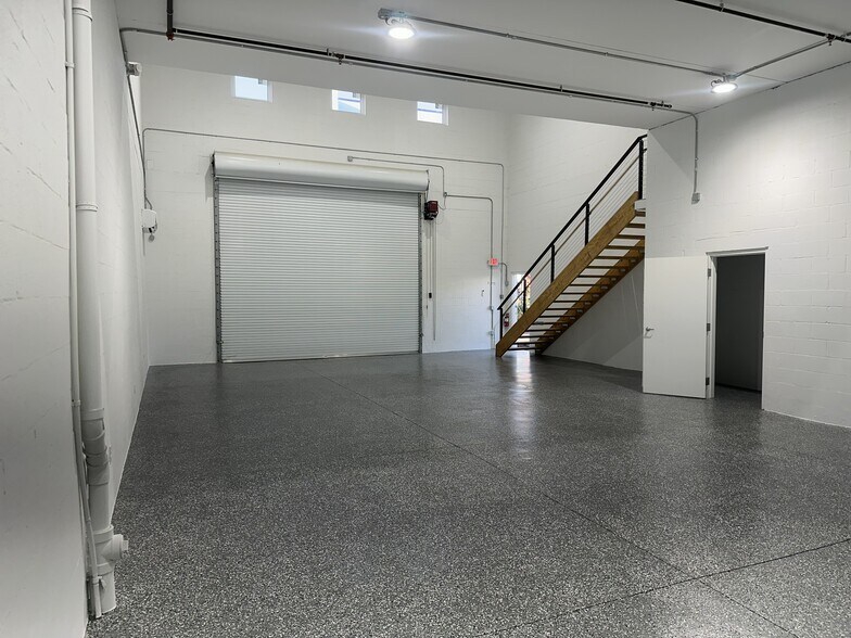 More Photos Of 15547 Global Pkwy., Fort Myers Self Storage For Sale