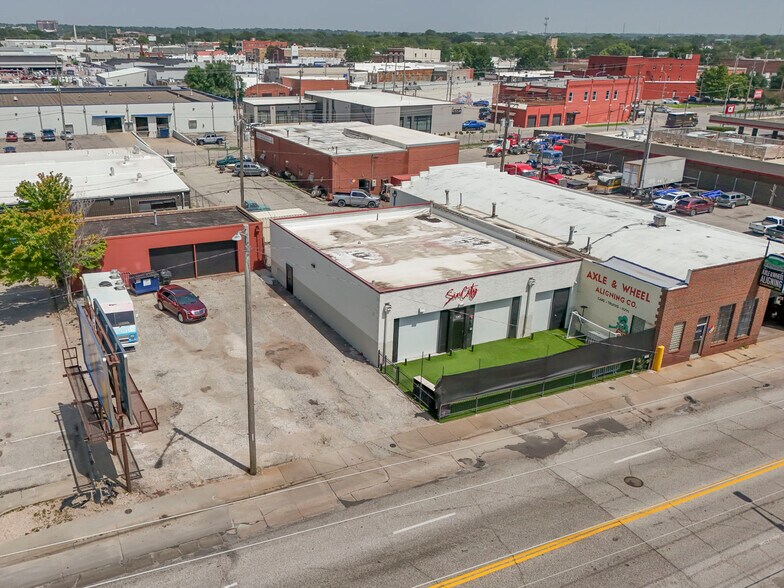 More Photos Of 130 N Washington Ave, Wichita General Retail For Sale
