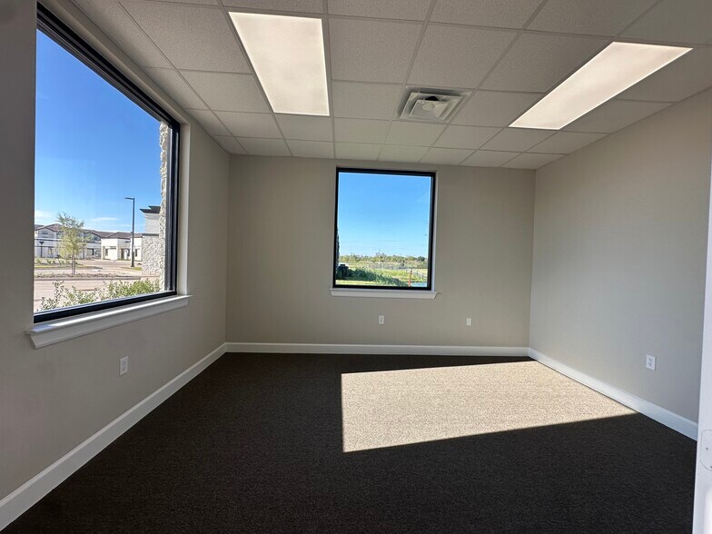 More Photos Of 5501 Cabrera Dr, Sugar Land Unknown For Lease