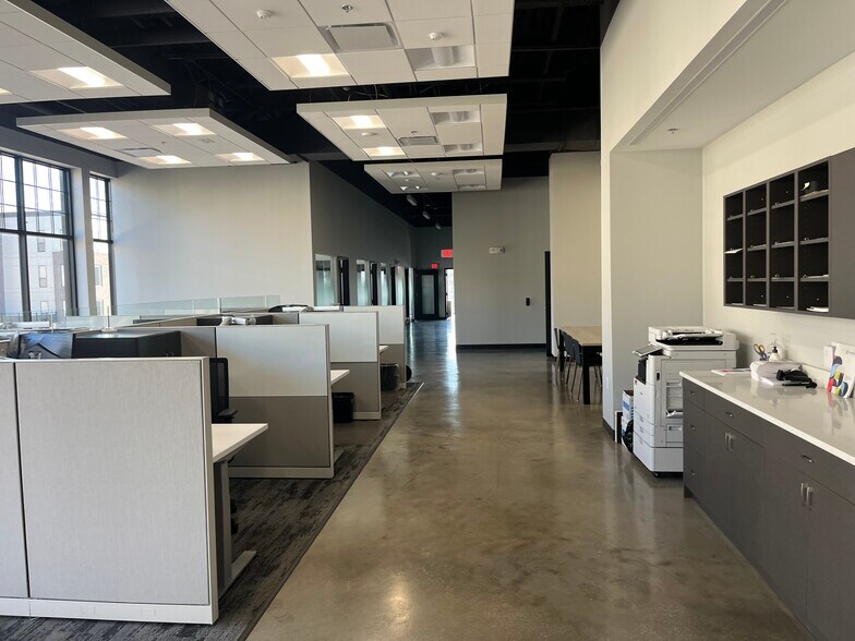 More Photos Of 200 E 9th St, Coralville Office For Lease