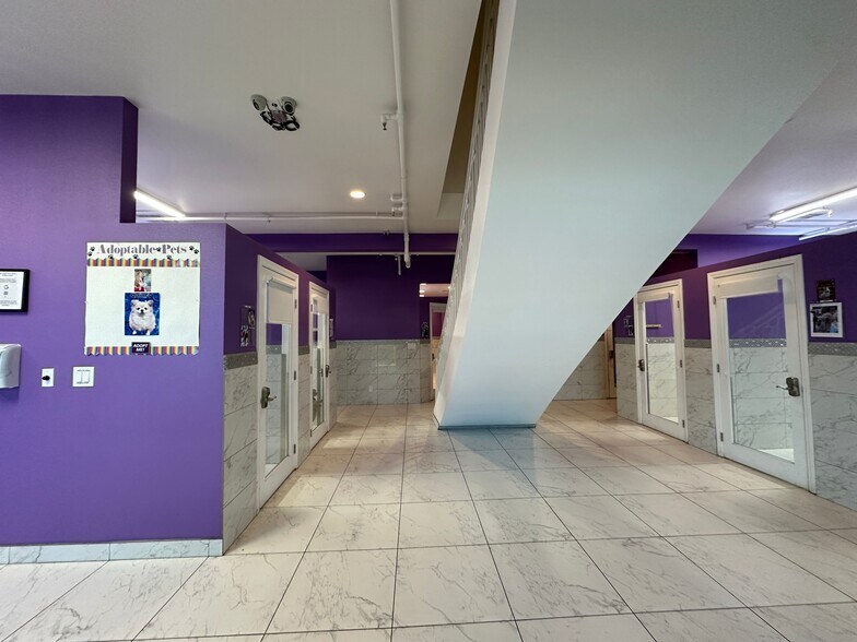 More Photos Of 6188 S Sandhill Rd, Las Vegas Veterinarian Kennel For Sale