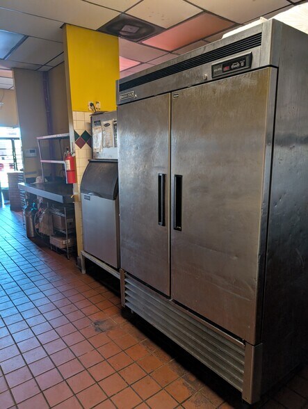 More Photos Of 14708 Hiram Clarke Rd, Houston General Retail For Lease