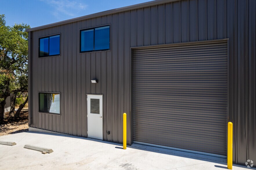 More Photos Of 15210 Fitzhugh Rd, Austin Distribution For Lease