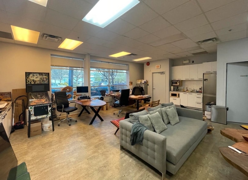 More Photos Of 375 Lynn Ave, North Vancouver Warehouse For Sale