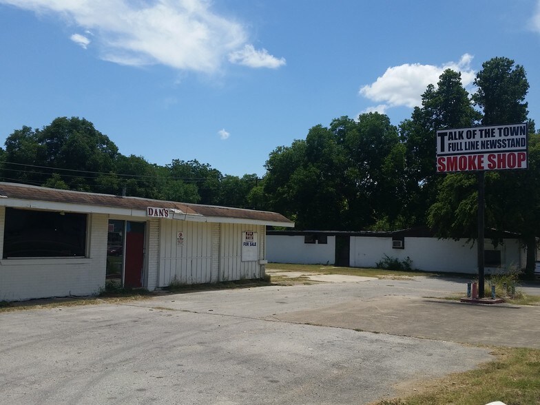 More Photos Of 321 Linda Dr, San Marcos Freestanding For Sale