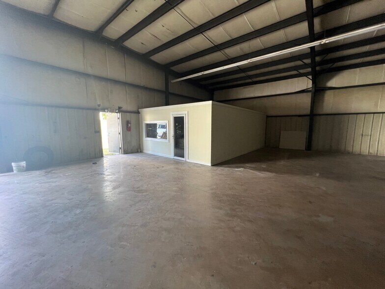 More Photos Of 2514 N Fayetteville St, Asheboro Warehouse For Lease