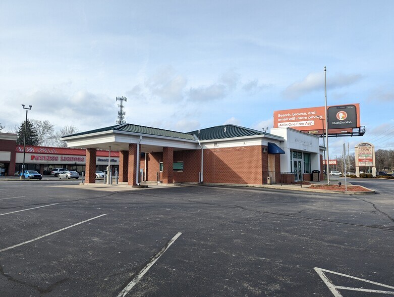More Photos Of 7910 Michigan Rd, Indianapolis Bank For Lease