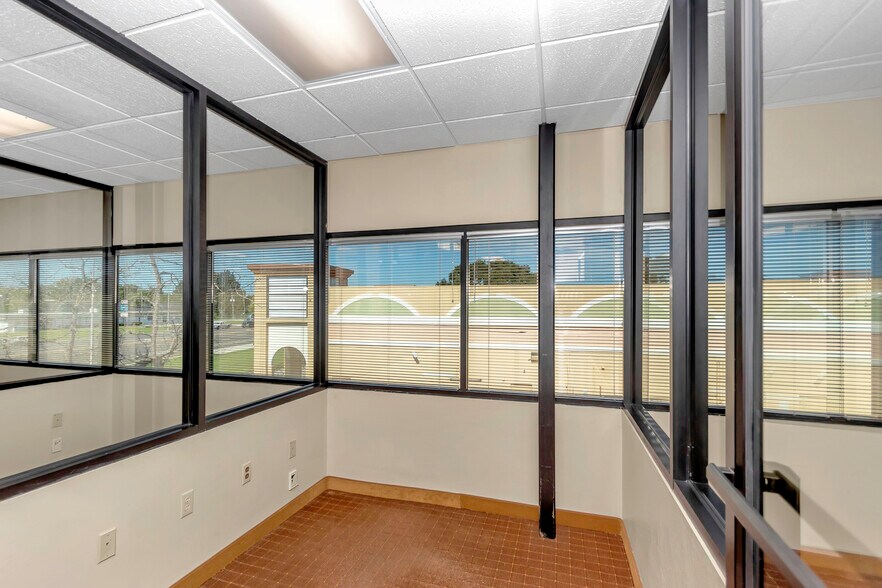 More Photos Of 5801 Ulmerton Rd, Clearwater Loft Creative Space For Lease