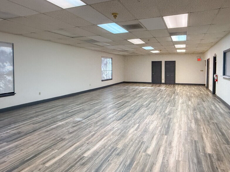 More Photos Of 2413 Savannah Hwy, Charleston Office For Lease