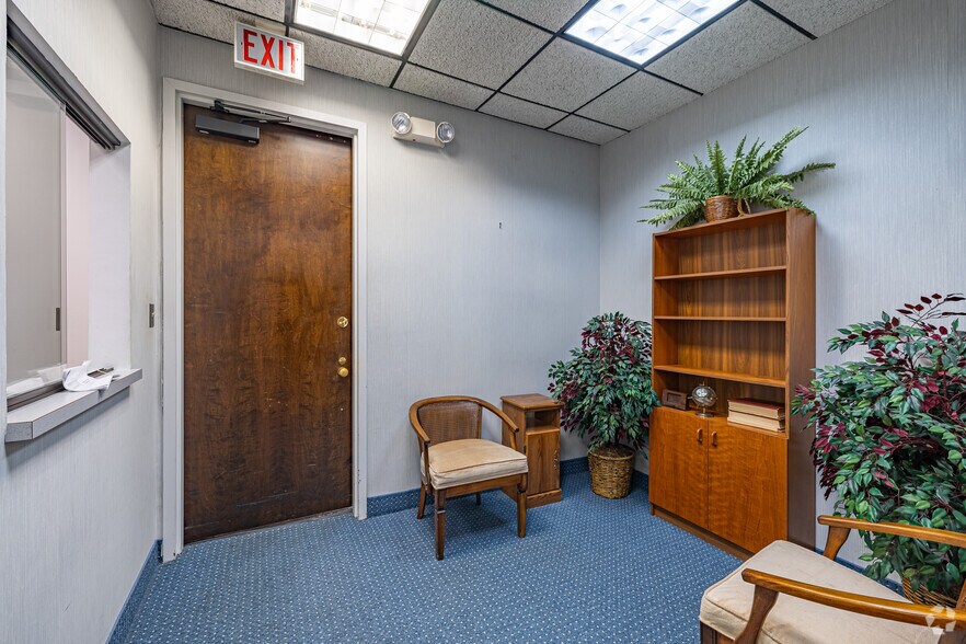 More Photos Of 100 Valley Rd, Mount Arlington Unknown For Lease