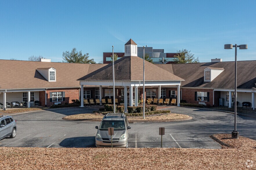 More Photos Of 200 Winners Cir S, Brentwood Medical For Sale