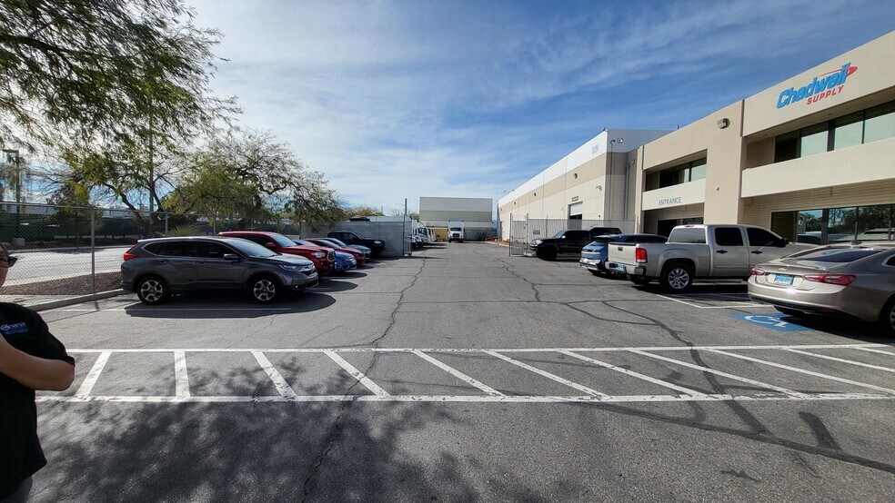 More Photos Of 3326 Ponderosa Way, Las Vegas Warehouse For Lease