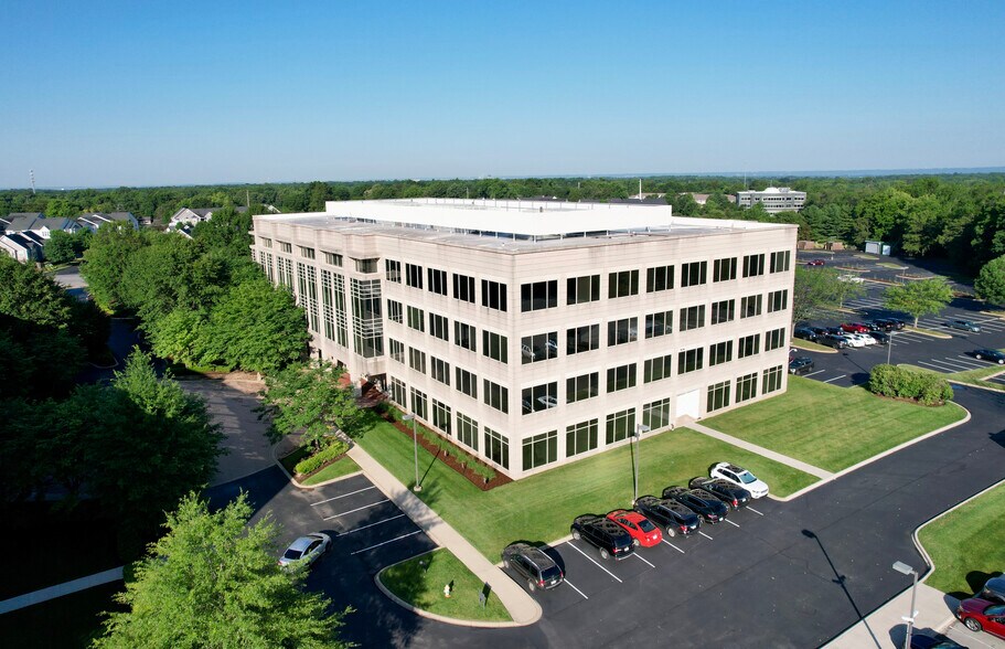 More Photos Of 4801 Olympia Park Plz, Louisville Office For Sale