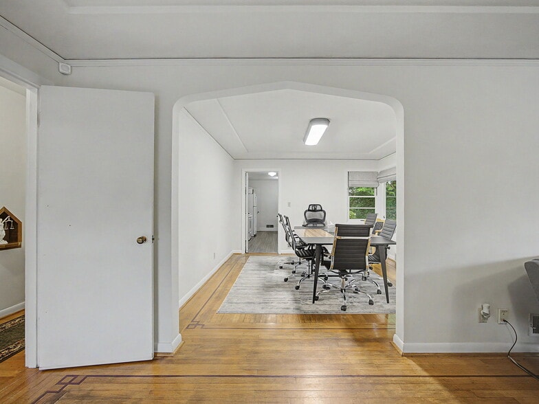 More Photos Of 10423 SE 23RD Ave, Portland Medical For Sale