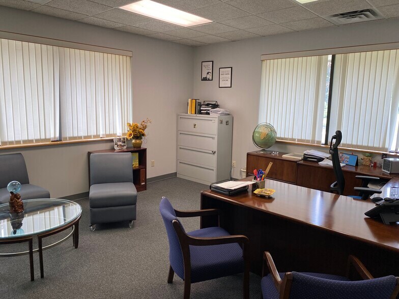 More Photos Of 2804 Boilermaker Ct, Valparaiso Office For Sale