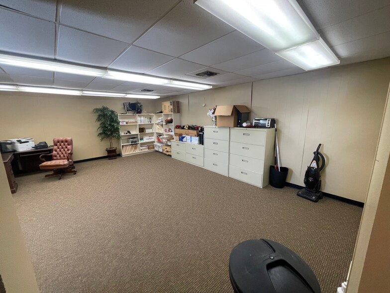 More Photos Of 148 S Houston St, Wharton Office For Sale