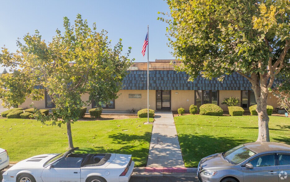 More Photos Of 579 Armstrong Way, Oakdale Industrial For Sale