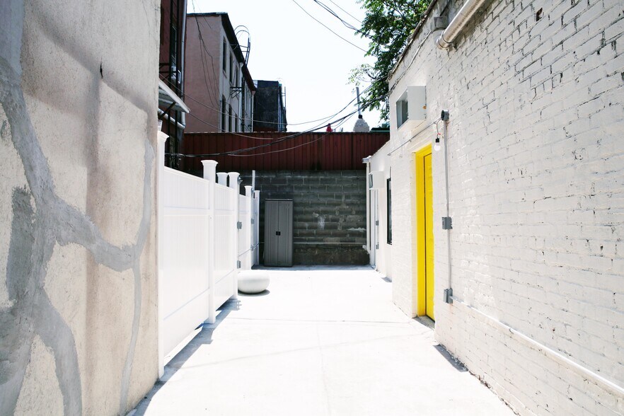 More Photos Of 58 Ainslie St, Brooklyn Freestanding For Lease