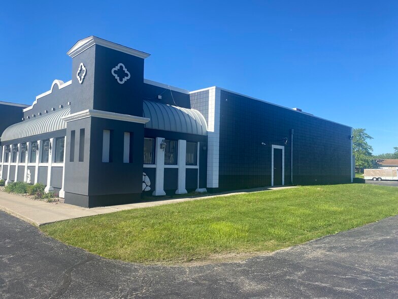 More Photos Of 7840 Wicker Ave, Saint John Restaurant For Lease