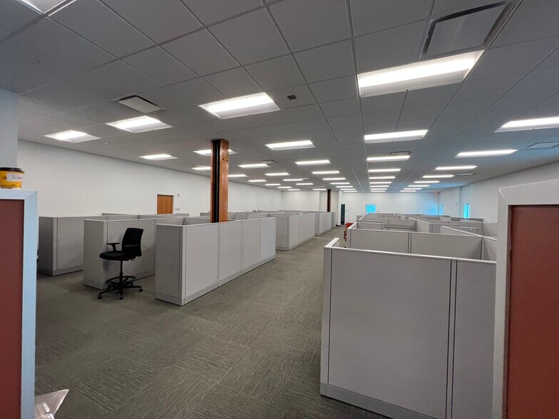 More Photos Of 2160 Colonial Blvd, Fort Myers Medical For Sale