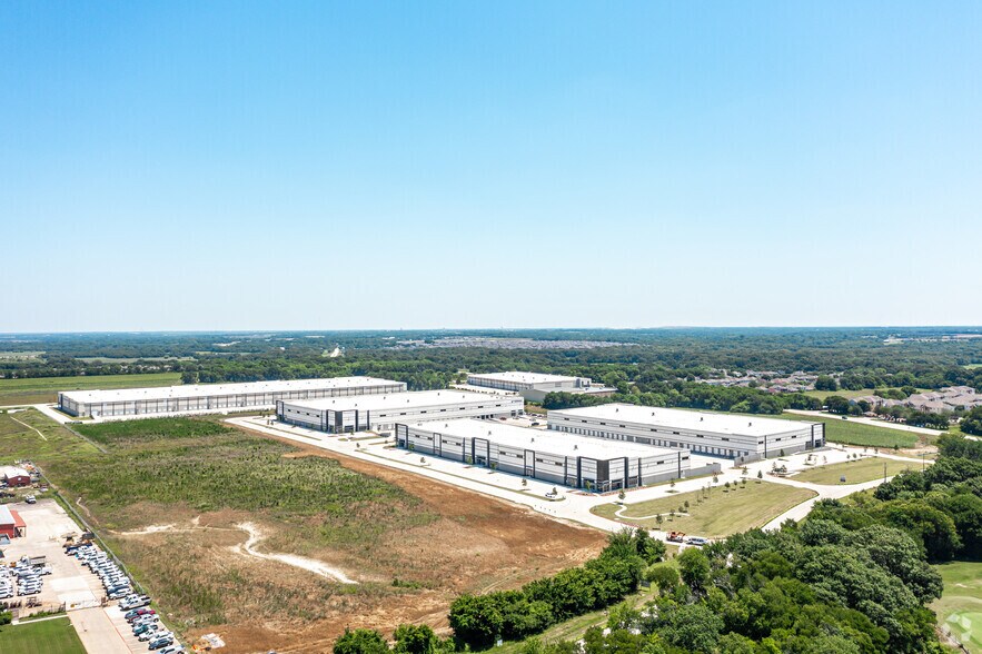 More Photos Of 3601 N McDonald St, McKinney Warehouse For Lease