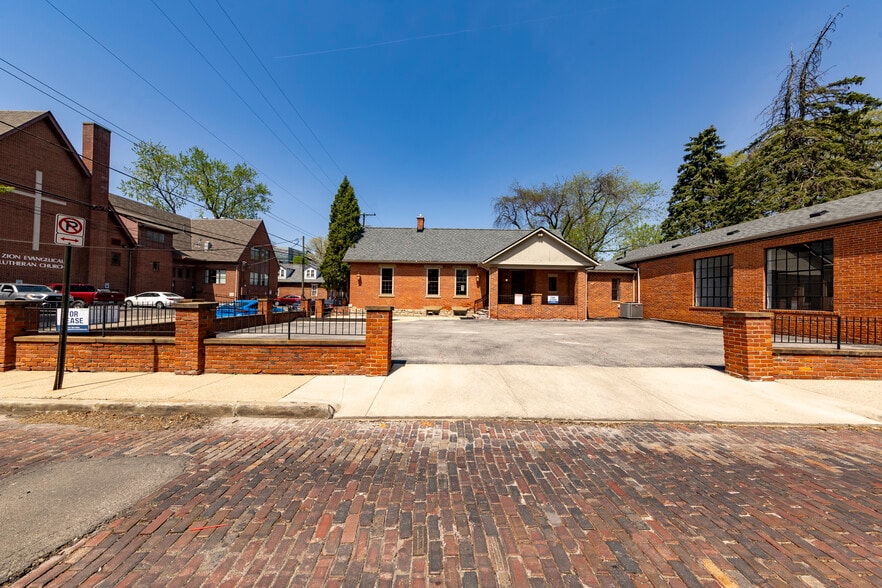 More Photos Of 30-40 E Columbus St, Columbus Unknown For Lease