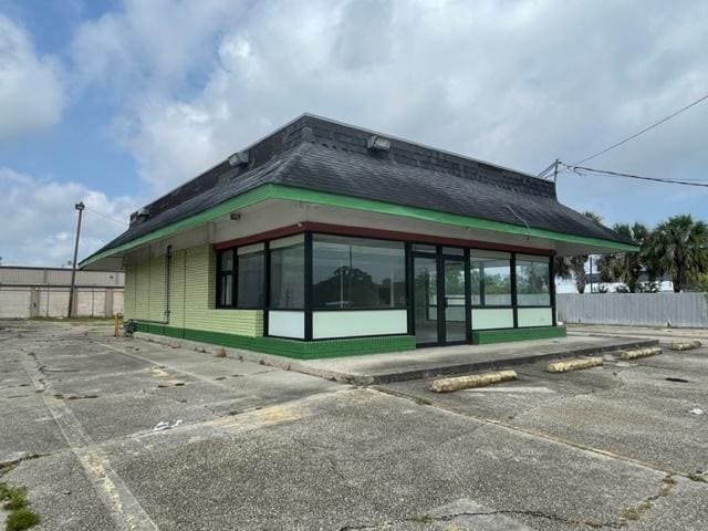 More Photos Of 7100 Downman Rd, New Orleans Freestanding For Sale