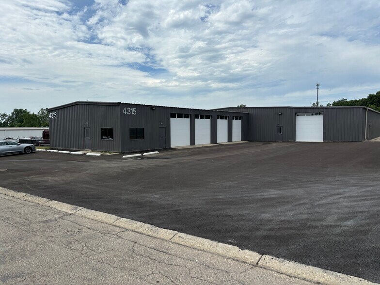 Primary Photo Of 4315 Gibson Dr, Tipp City Warehouse For Lease