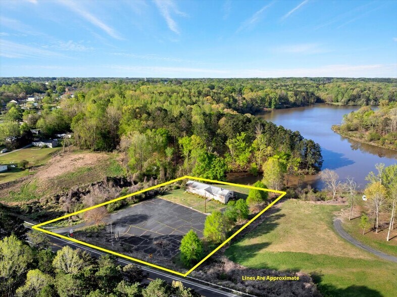 More Photos Of 1055 L P Bailey Memorial Hwy, Halifax General Retail For Sale