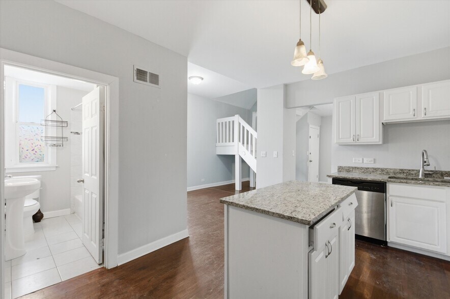 More Photos Of 4140 N Western Ave, Chicago Multifamily For Sale