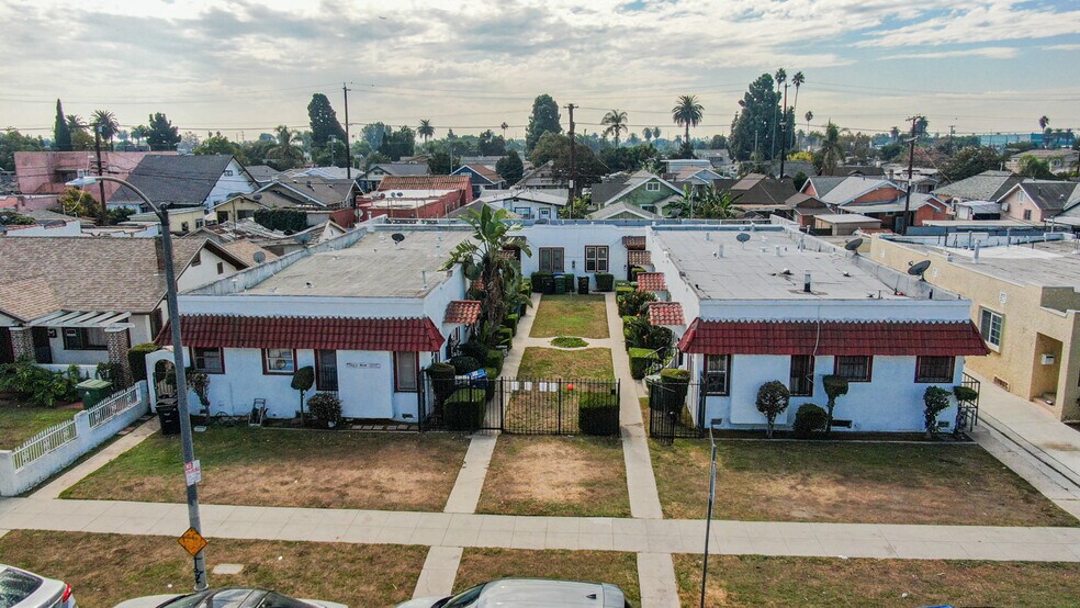Primary Photo Of 1462 W 53rd St, Los Angeles Apartments For Sale